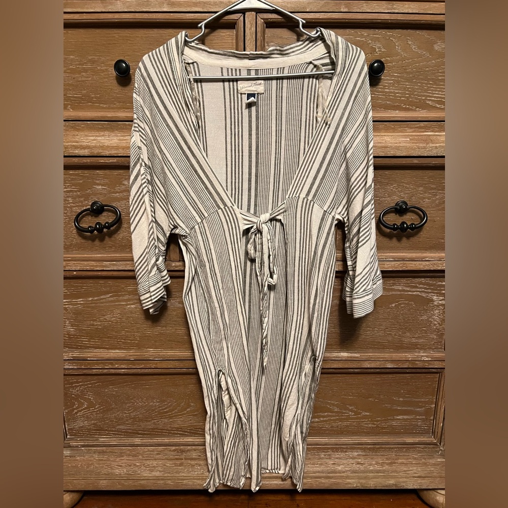 Universal Thread Kimono